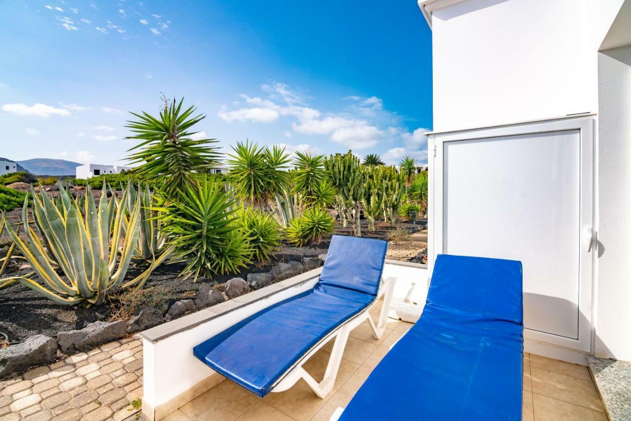 Charco Del Palo Bungalows Exterior photo