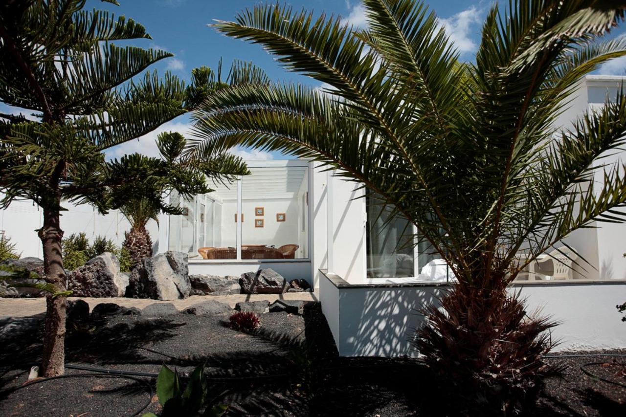 Charco Del Palo Bungalows Exterior photo